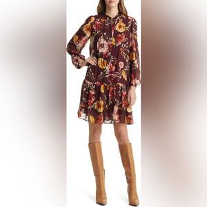 Floral Pleated Long Sleeve Dress
Julia Jordan